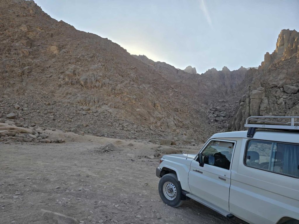 Sunset Jeep Tour Adventure to the Oasis in small group